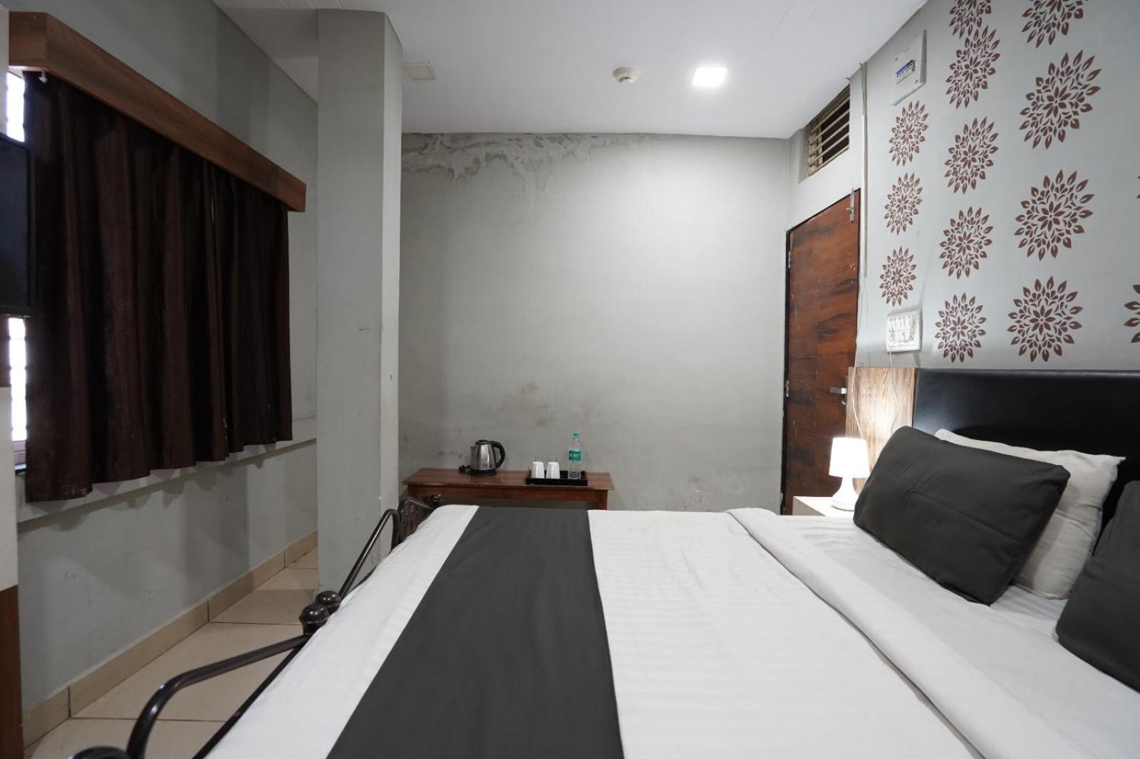 Hotel Sai Inn, Ahmedabad Airport 외부 사진