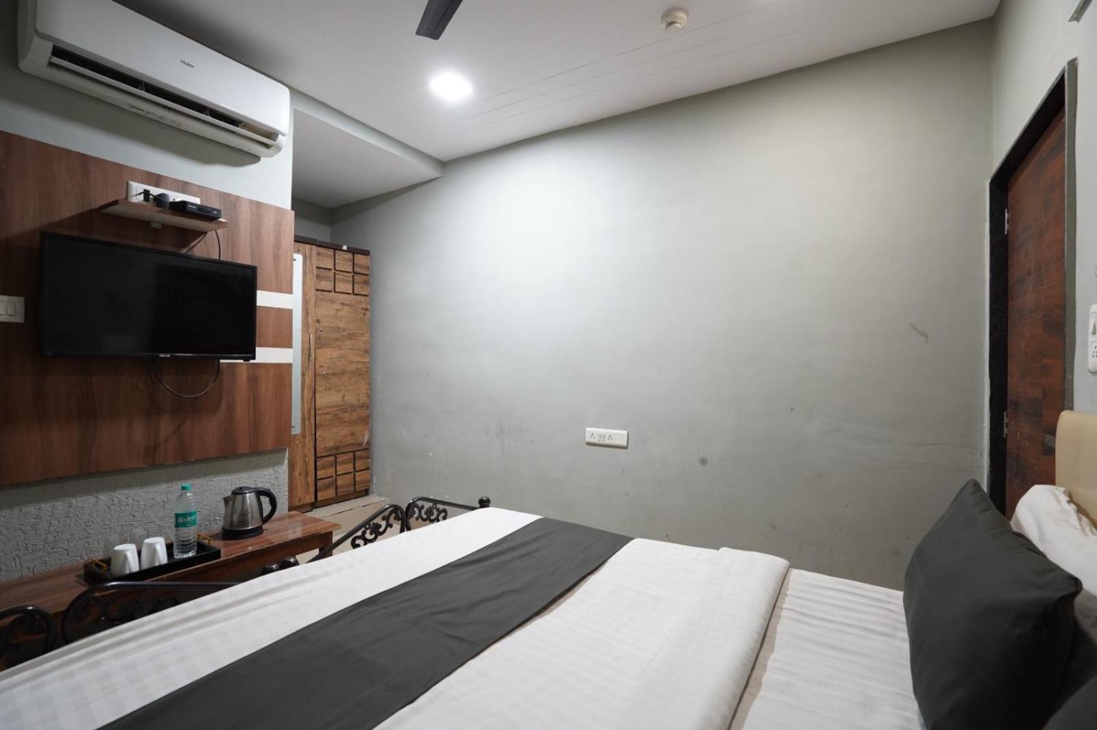 Hotel Sai Inn, Ahmedabad Airport 외부 사진