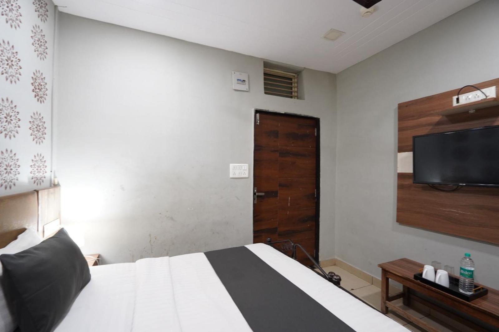 Hotel Sai Inn, Ahmedabad Airport 외부 사진