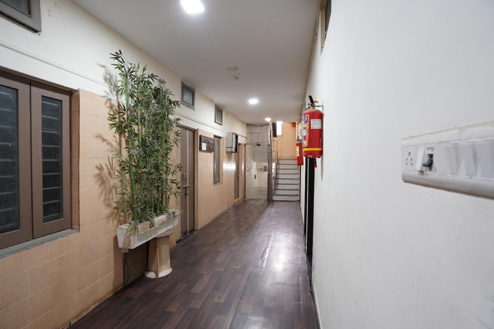 Hotel Sai Inn, Ahmedabad Airport 외부 사진