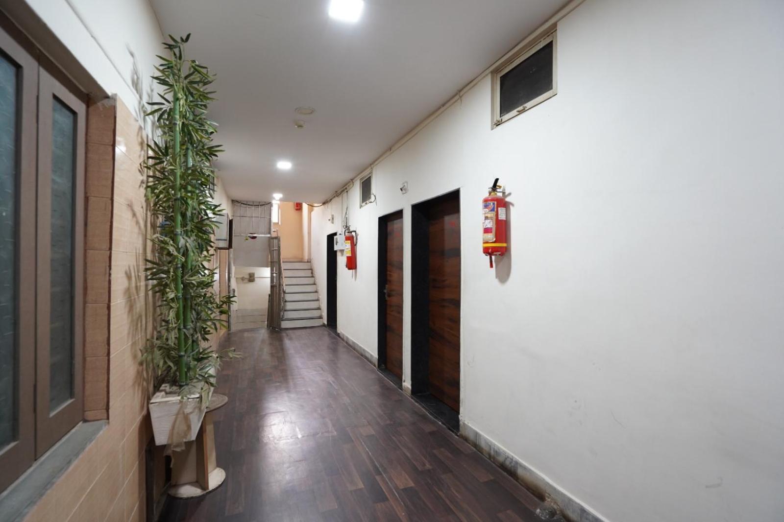 Hotel Sai Inn, Ahmedabad Airport 외부 사진